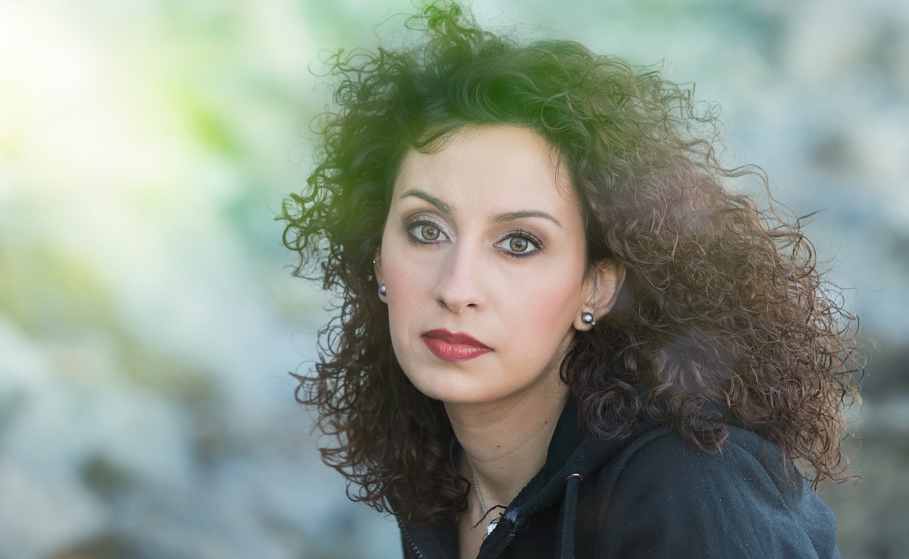 米蘭達(dá)可兒最新短發(fā)造型，時(shí)尚重塑與魅力突破