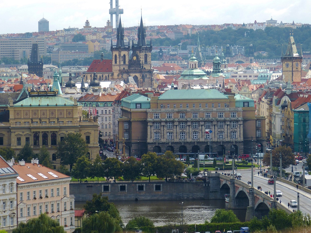 鄭州四個中心最新動態(tài)，城市發(fā)展的脈搏與未來展望展望