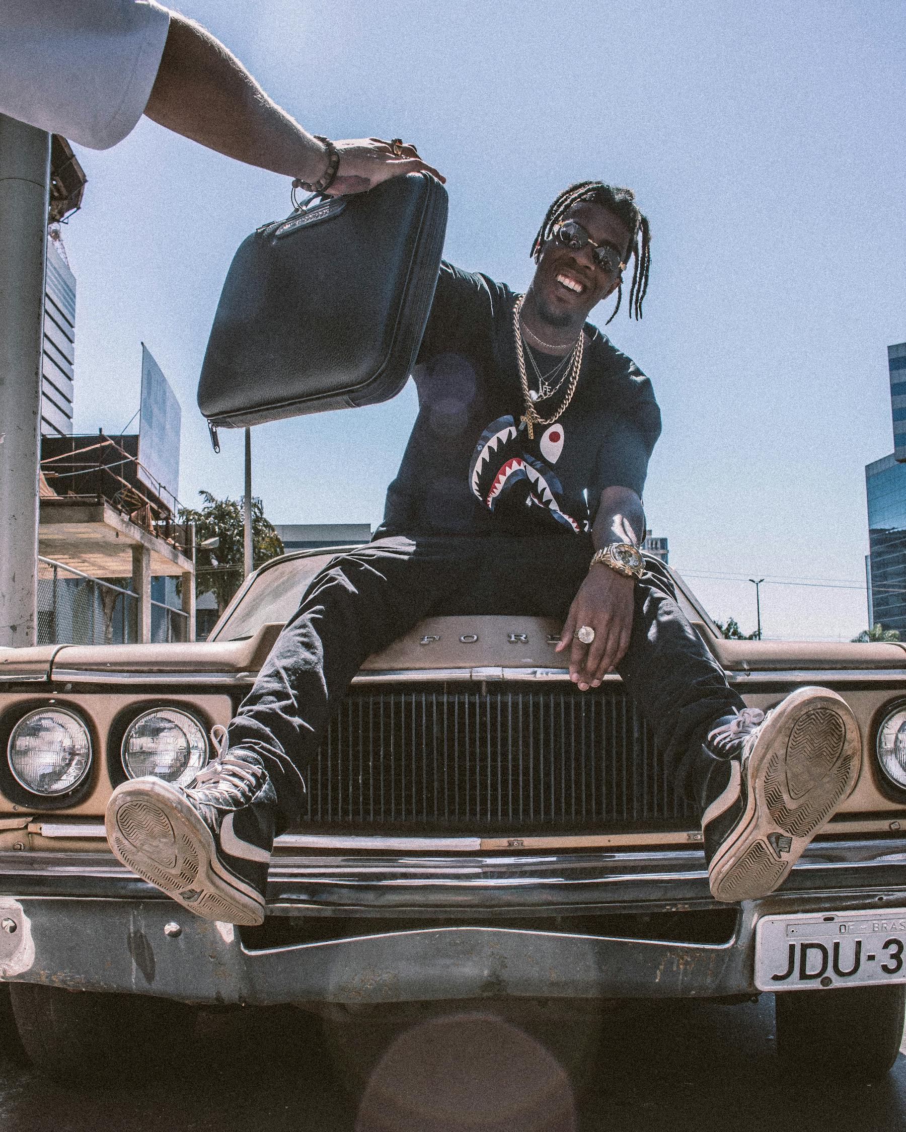 探索時尚潮流與個人風(fēng)格的完美結(jié)合，2016年QQ頭像男生最新版