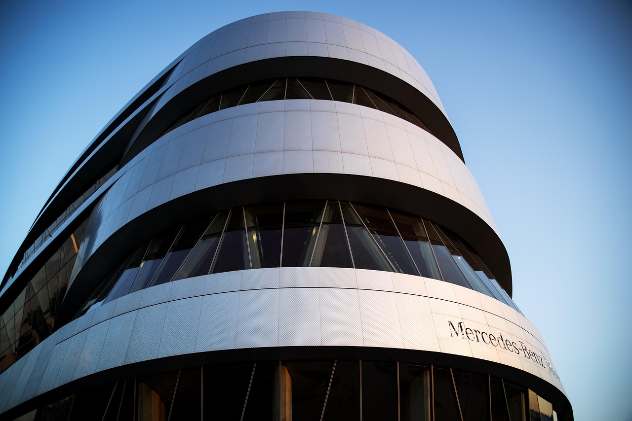 科洛莫瑞茲最新動(dòng)態(tài)，璀璨星途的矚目焦點(diǎn)