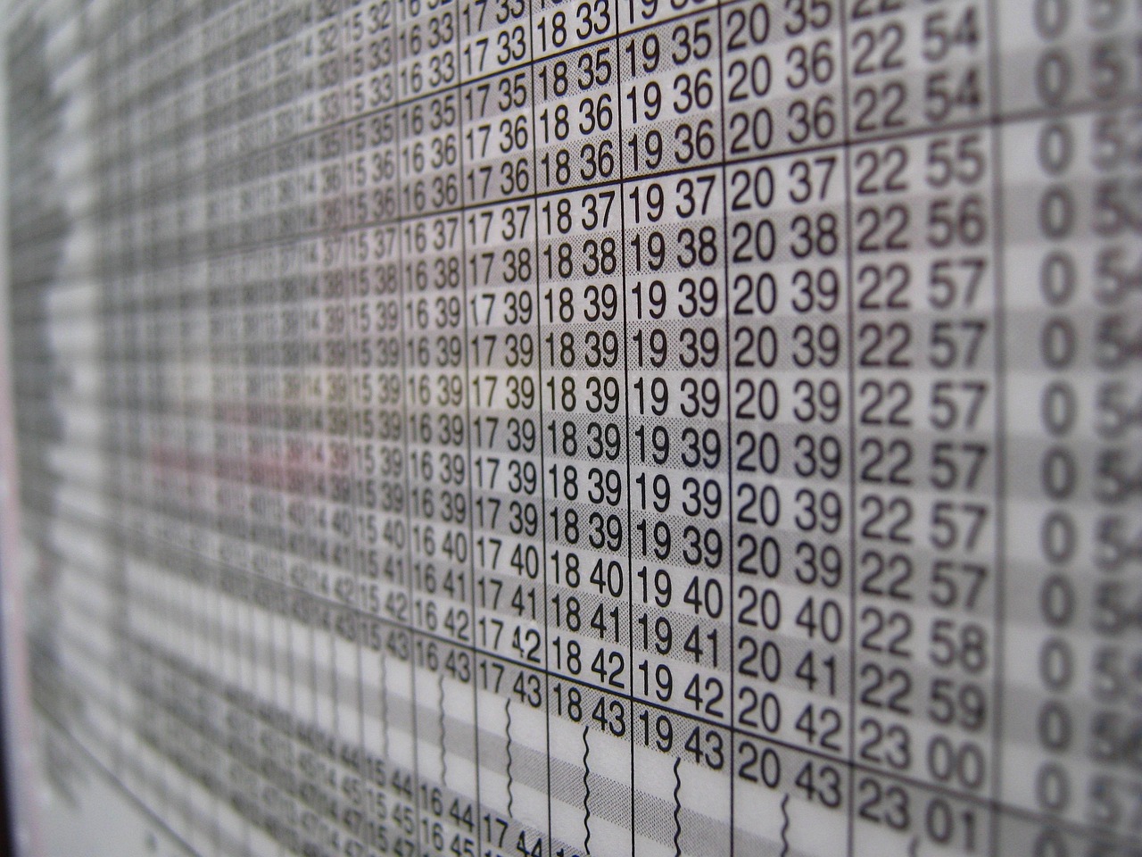 刑期一年是多久？詳解刑期計算與法律規(guī)定